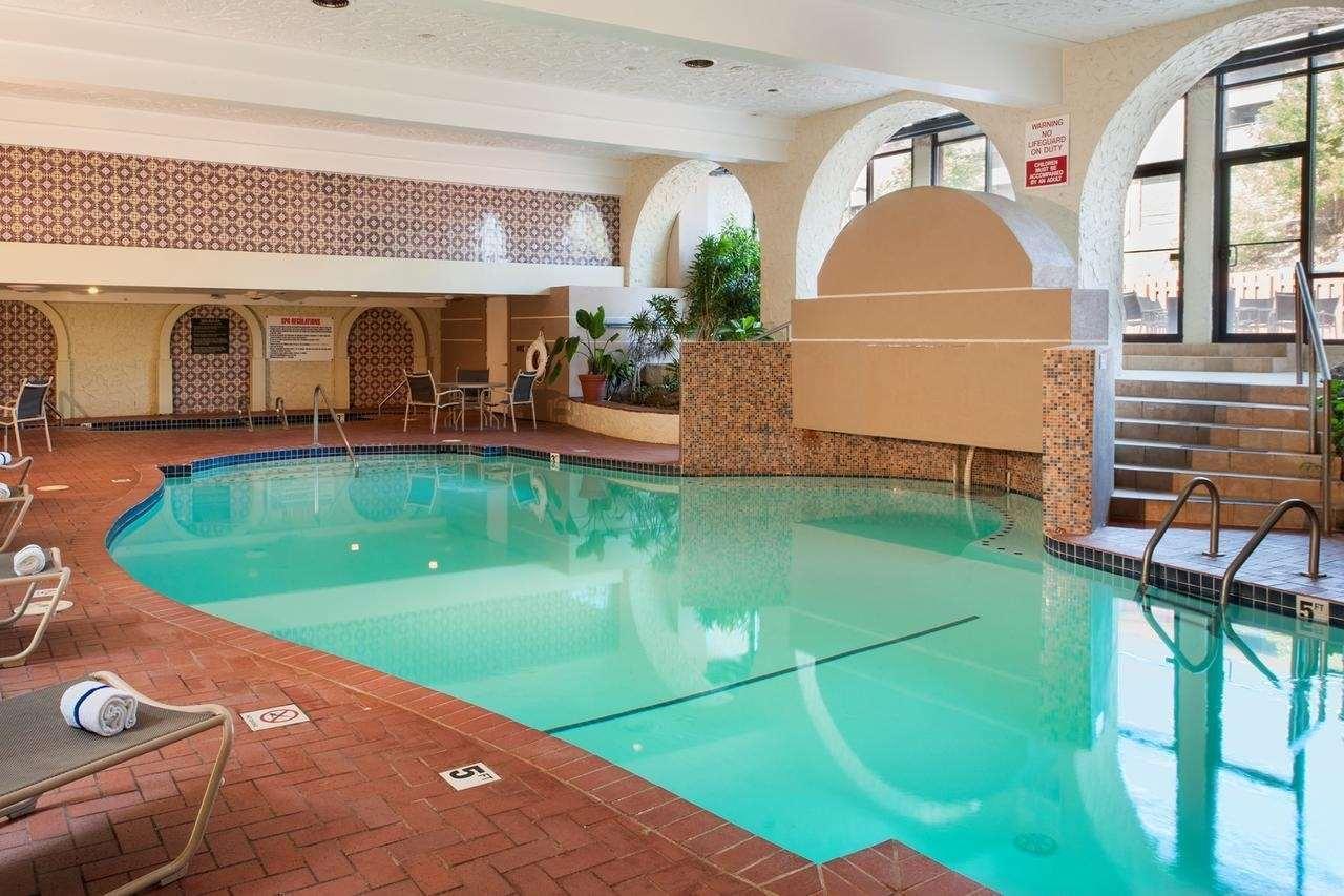 Aksarben Suites Trademark Collection By Wyndham Омаха Екстериор снимка