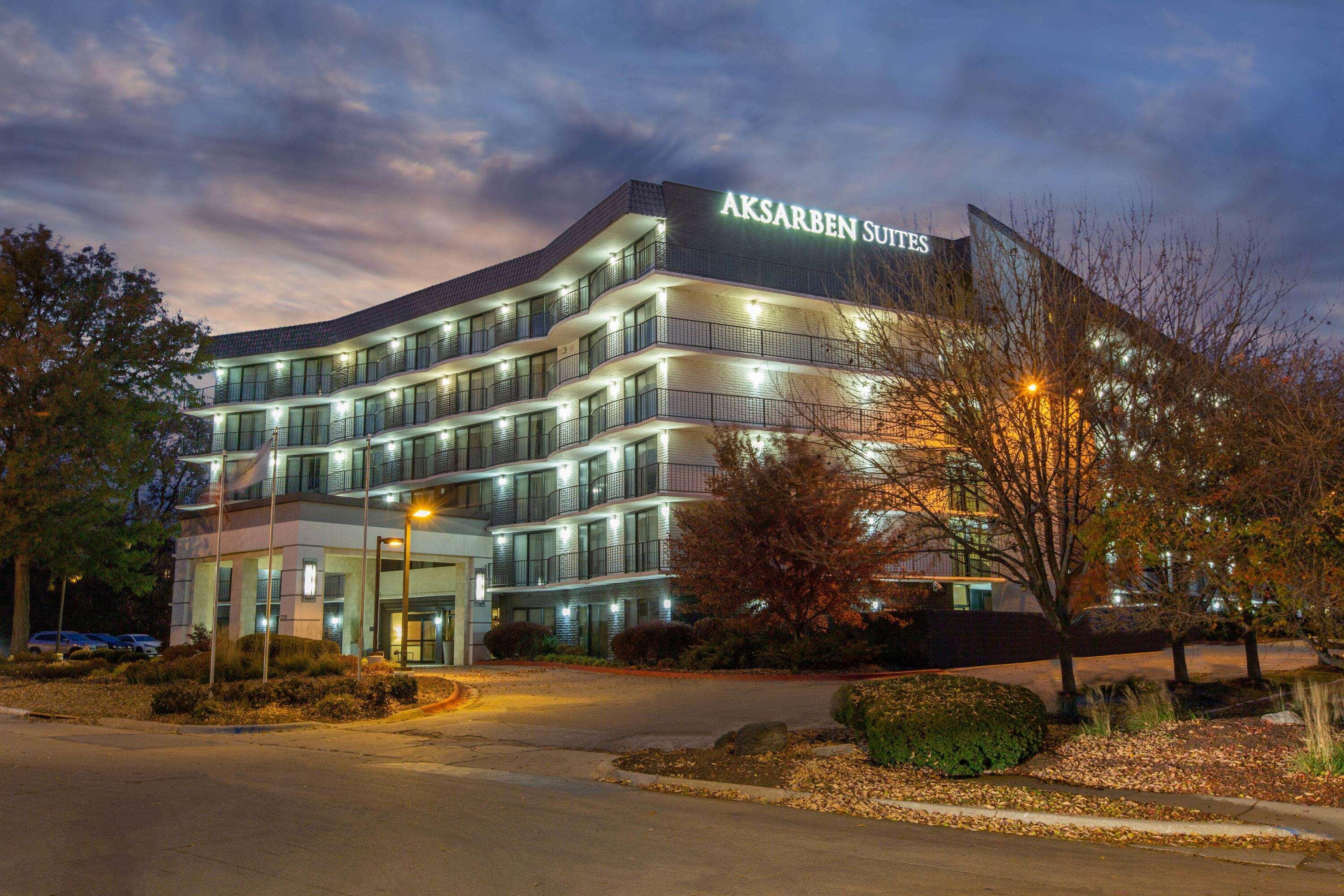 Aksarben Suites Trademark Collection By Wyndham Омаха Екстериор снимка